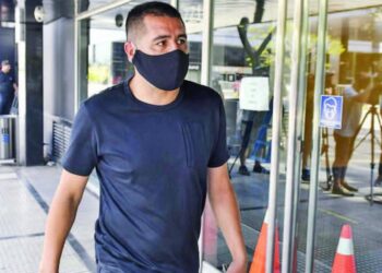 18 dirigentes de fútbol, entre ellos Riquelme, acuerdan pedirle a Tinelli elecciones en la LPF