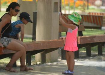 Santiago tuvo un amanecer sofocante con 26° y se espera una máxima de 36°