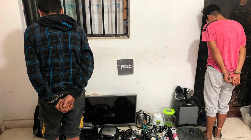 Personal de la comisaría 33 recuperó gran cantidad de electrodomésticos y detuvieron a los autores del robo