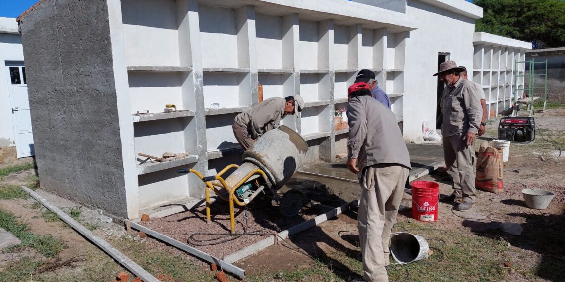 Municipalidad de Telares realiza trabajos de construcción en el cementerio local