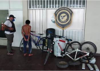 Con tan solo 14 años intentó huir con bienes robados pero fue detenido