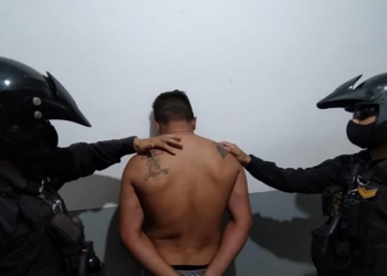 Tras una persecución detienen a un sujeto que tenia orden de detención