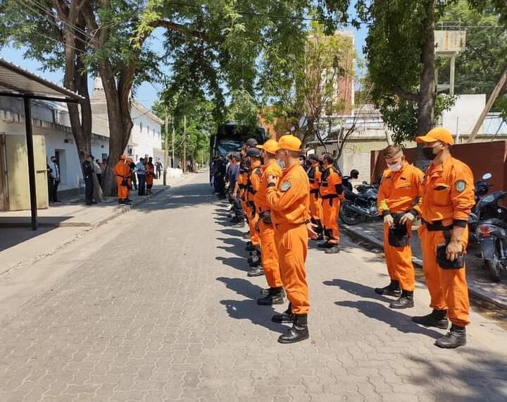 Cincuenta efectivos de la Policía de la Provincia se sumarán a los operativos implementados para combatir el fuego