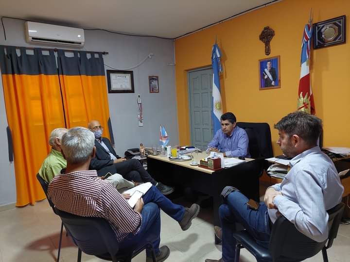 Reunión del Intendente José Araujo con el presidente de Recursos Hídricos, y subsecretario de agua y medio ambiente