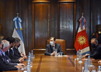 Zamora y autoridades de YPF avanzan sobre proyectos de energía renovable