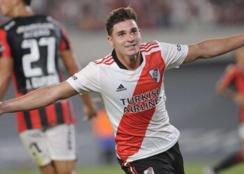 River se despertó en la Copa Liga Profesional ante Patronato con un hat-trick deJulián Álvarez