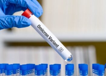 Expertos internacionales analizan si puede haber otra ola de contagios de la variante omicrom