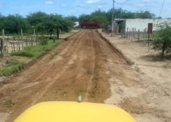 Comuna de Villa Salavina realiza trabajos perfilado y enrripiado de calles