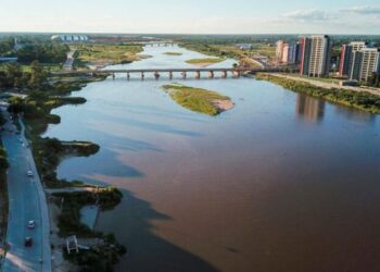 El Gobernador anuncio la construcción de un nuevo puente que unirá las ciudades de Santiago y La Banda