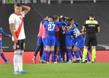 TIGRE LE GANO A RIVER Y PASO A SEMIS