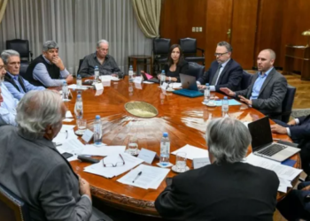 El Gobierno adelantó los aumentos del salario mínimo: será de $45.540 a partir de junio