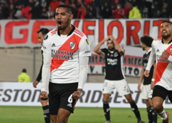 River goleó a Colo Colo y se asegura su pasaje a octavos