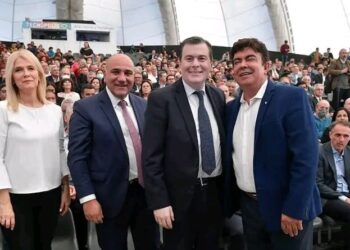 Santiago dijo presente en la asunción de autoridades de la FAM