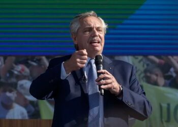 Aumentan las críticas sobre el rumbo del Gobierno y Alberto Fernández afronta el desafío de reconstruir su poder político aferrado al plan económico