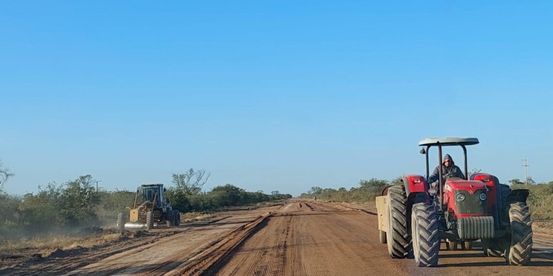Reanudaron los trabajos de enripiado del camino Los Telares – Chilca Juliana