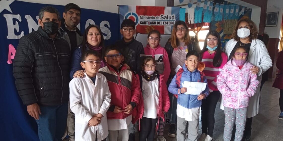 El Intendente de Los Telares participó del acto de entrega de anteojos a los niños de las escuelas en el marco del Programa Mirarnos