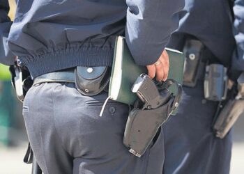 Policía abandonó la guardia y se fue a un boliche, uniformado y con el arma