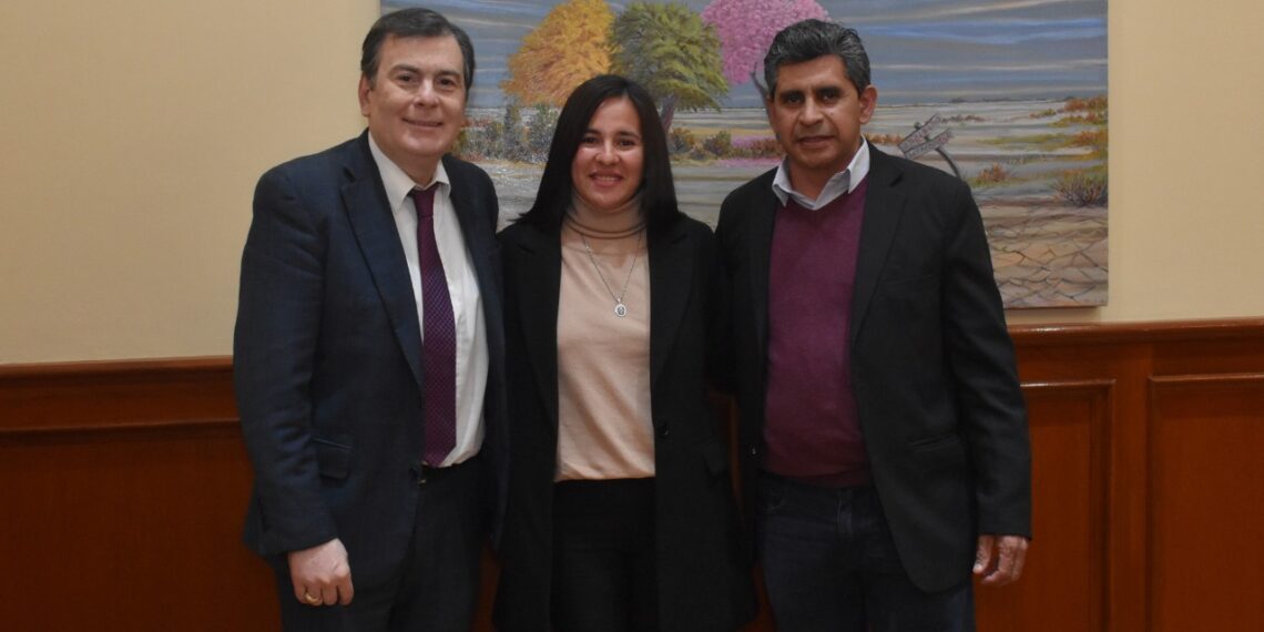 NORA ROLDAN DE ARAUJO SE REUNIÓN CON EL GOBERNADOR DR. GERARDO ZAMORA