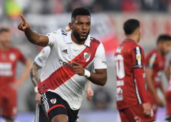 River goleó a Central Córdoba en el Monumental por 3 a 0