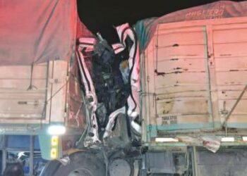 Violento choque de camiones entre Pinto y Malbrán