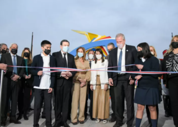 Zamora y Perczyk inauguraron el moderno edificio del Colegio Secundario del Tercer Milenio