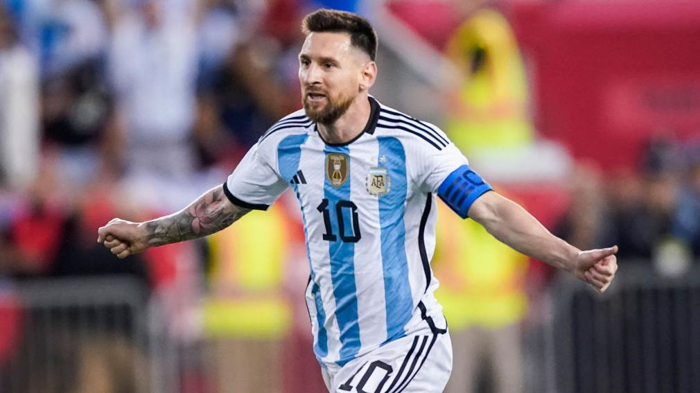 Argentina le ganó a Jamaica con un doblete de Messi