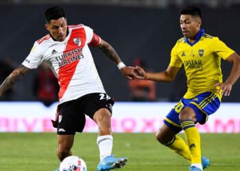 Boca y River se ven las caras en un Superclásico clave por la lucha en la Liga Profesional