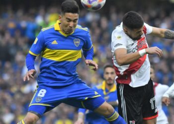 Boca le ganó a River con gol de Benedetto y se puso a dos puntos de la cima