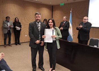 Nora Roldán recibió su Acta de proclamacion como Intendente electa de la ciudad de Los Telares