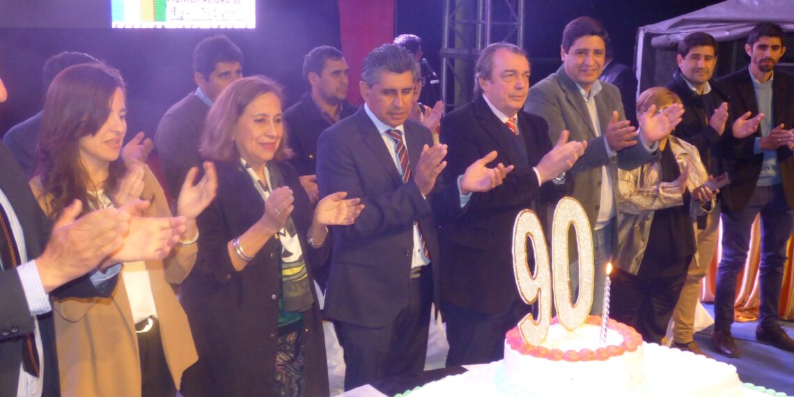 LOS TELARES CELEBRÓ SUS 90 AÑOS CON ENTREGA DE VIVIENDAS SOCIALES E INAUGURACIÓN DE OBRAS