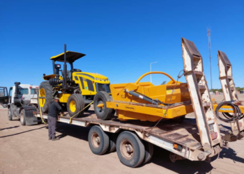 El Municipio de Los Telares adquirió un tractor con pala de arrastre a través del gobierno provincial