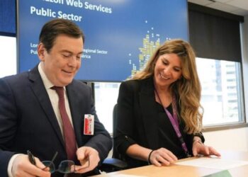 Zamora anunció firma de un acuerdo entre el Norte Grande y Amazon