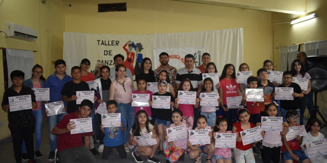 La Municipalidad de Los Telares entrego certificado a los alumnos de los talleres de música y danza municipal