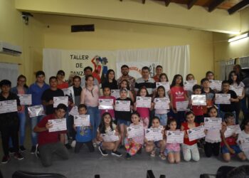 La Municipalidad de Los Telares entrego certificado a los alumnos de los talleres de música y danza municipal