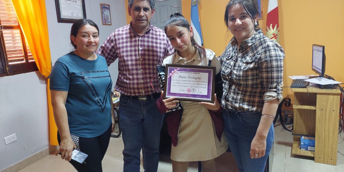 En la Municipalidad de Los Telares recibieron a la campeona nacional de patinaje