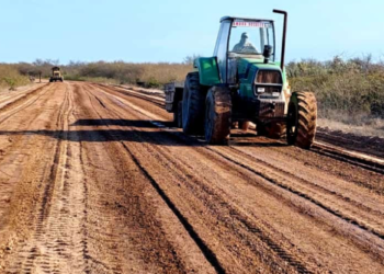 La Comisión municipal de Villa Salavina trabaja en la reparación de caminos