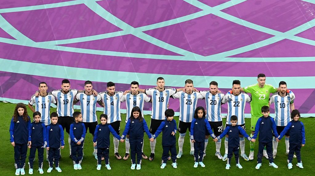 Ganó argentina 2 a 0 a México en un reñido encuentro