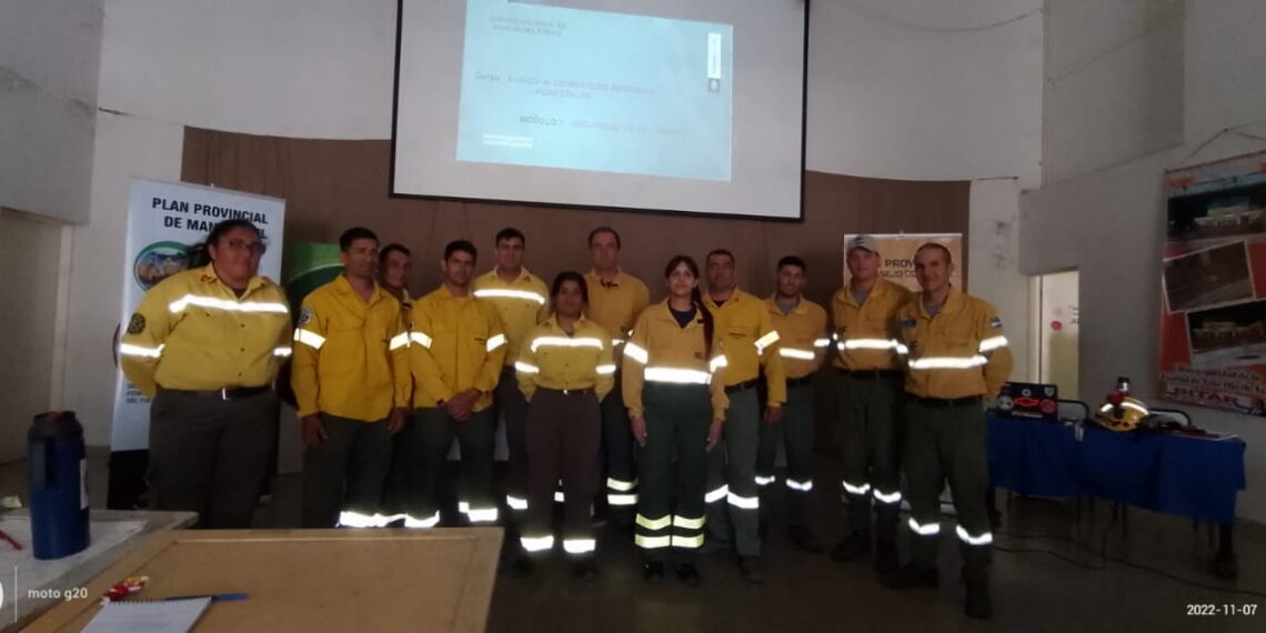 Bomberos voluntarios de Los Telares finalizaron con éxito capacitación en Combatiente de Incendio forestal