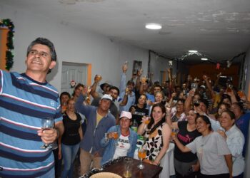 Nora Roldán brindó por las fiestas con los empleados municipales