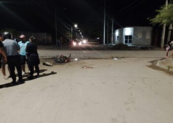 Fuerte colisión entre dos motocicletas en Los Telares