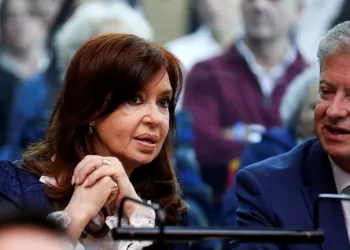 Cristina Kirchner fue condenada a 6 años de prisión e inhabilitación perpetua para ejercer cargos por defraudación al Estado en la causa Vialidad