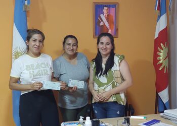 La Municipalidad realizó la entrega de una suma económica a microemprededores TelArte de Los Telares