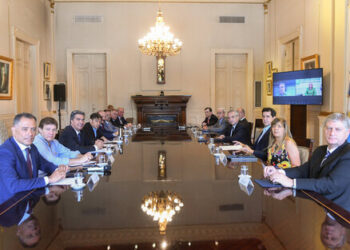Alberto Fernández inició una ronda de reuniones con gobernadores del PJ para negociar los detalles de la mesa política