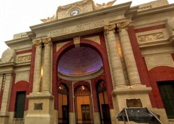 El Dr. Zamora encabezará la apertura del ciclo lectivo en Frías y estará en la apertura del Congreso, junto a la Dra. Claudia de Zamora.