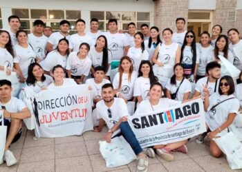 Jóvenes santiagueños visitan Córdoba a través del programa de turismo social Juventur
