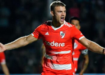 River venció a Sarmiento de Junín y se subió a la cima del torneo