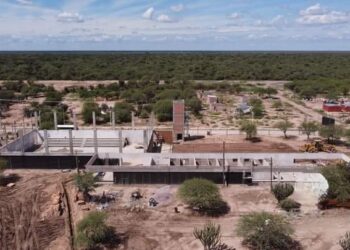 AVANZA LA CONSTRUCCIÓN DE 20 VIVIENDAS, UNA ESCUELA PRIMARIA, JARDÍN Y UN POLIDEPORTIVO EN LOS TELARES
