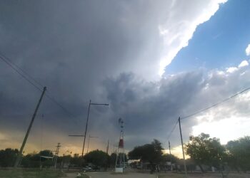 se anuncian tormentas y chaparrones, ráfagas de 50 k/h y 29º de máxima