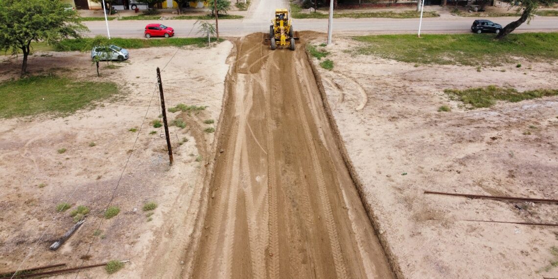 La Municipalidad de Los Telares Trabaja en el mejoramiento de calles y caminos
