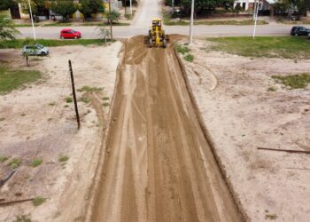 La Municipalidad de Los Telares Trabaja en el mejoramiento de calles y caminos